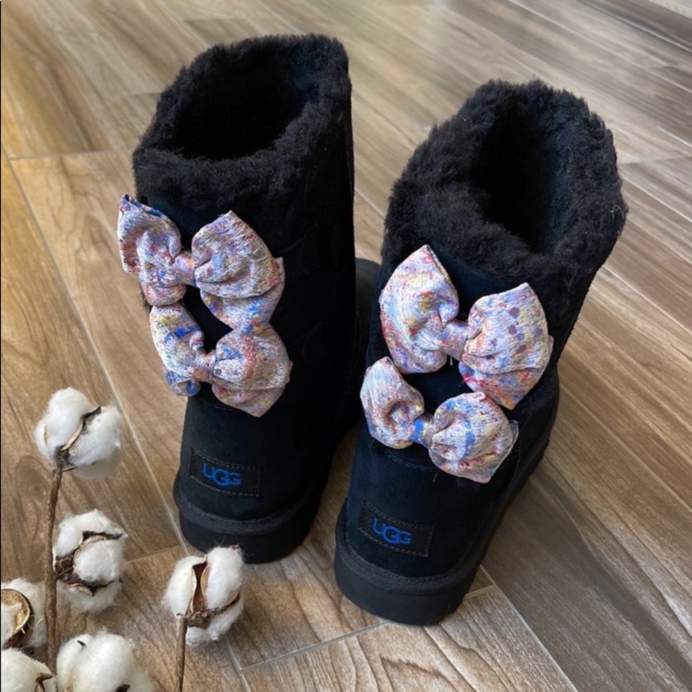 🌿UGG- W BAILEY BOW ABSTRACT SPLATTER BOOTS🌿 - Picture 1 of 13